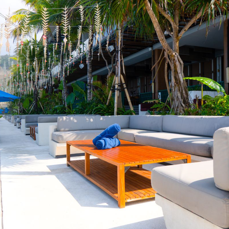LAGOON SOFA (6 pax) MIN. SPEND IDR 4,000K++