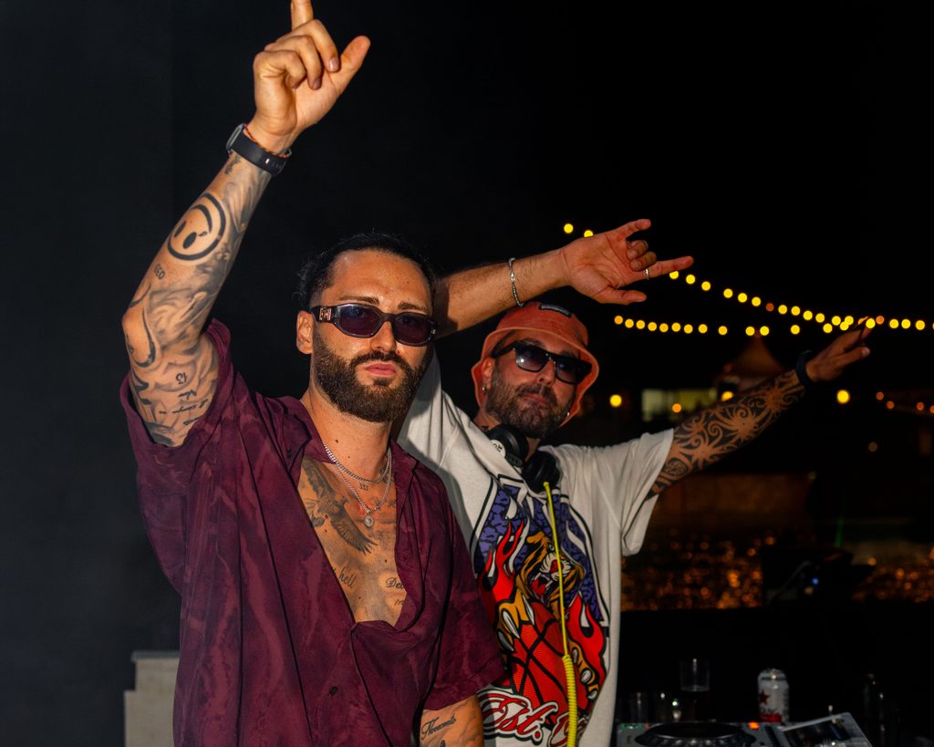 Simo White b2b Novecento performing on the White Rock Beach Club stage